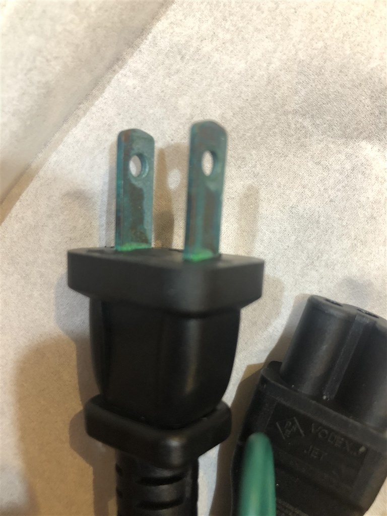 コンセントプラグについて Dell Inspiron 15 Amd プラチナ Ryzen 7 5700u 16gbメモリ 512gb Ssd搭載モデル のクチコミ掲示板 価格 Com