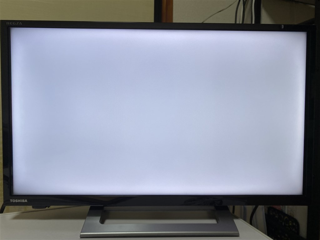 TOSHIBA REGZA V30 40V30 やや暗い部分あり - テレビ