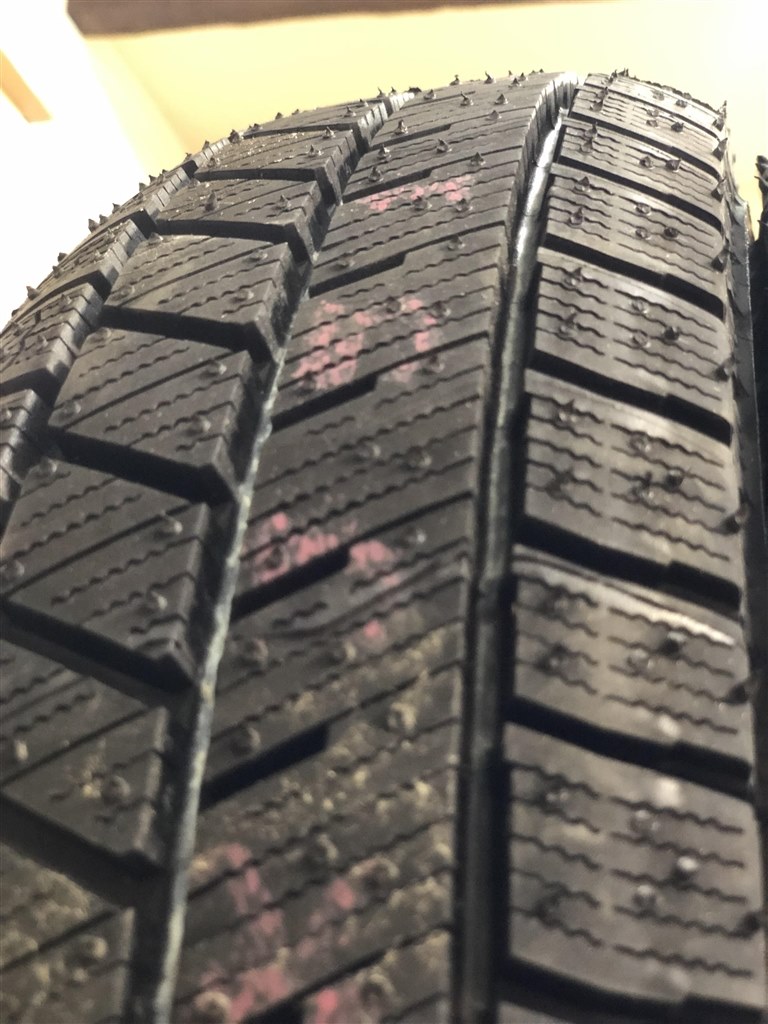 VRX3のトレッドパターン』 ブリヂストン BLIZZAK VRX3 195/65R15