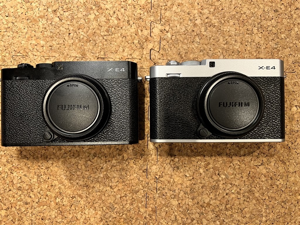 富士フイルム FUJIFILM X-E4 シルバー F X-E4-S デジタルカメラ 販売初