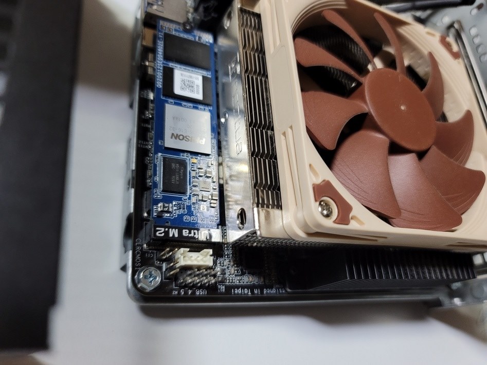 ミニPC ASRock Deskmini A300 Ryzen5 2400g The Smallest Ryzen Yet