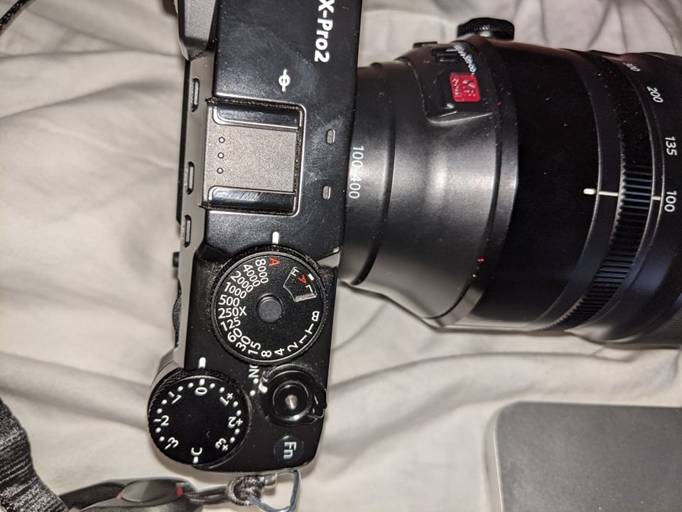 xpro2の写真で特定の条件で画像に横線が入ります』 富士フイルム