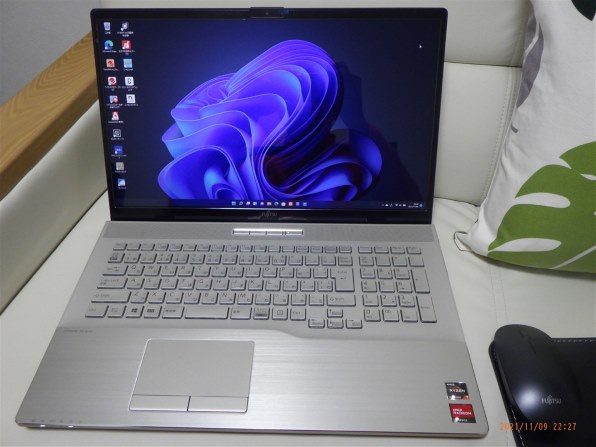 富士通 FMV LIFEBOOK NH77/F3 FMVN77F3G [シャンパンゴールド]投稿画像