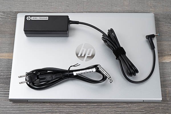 付属ACアダプタはどんな形状ですか』 HP ENVY 13-ba1000 スタンダード