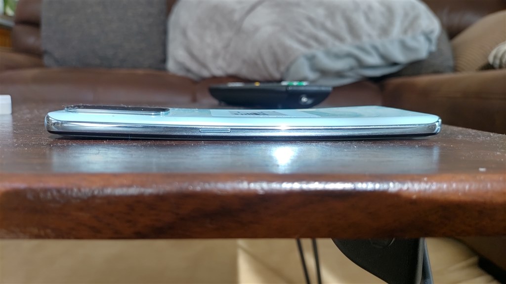 本体が湾曲してしまった』 OPPO OPPO Reno5 A SIMフリー の 本体が湾曲してしまった』 OPPO OPPO Reno5 A SIMフリー の