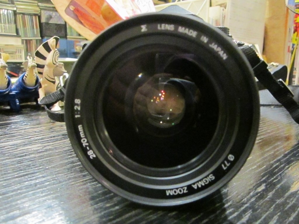 『レンズフードについて質問です。』 シグマ 28-70mm F2.8 EX ASPHERICAL DF のクチコミ掲示板 - 価格.com