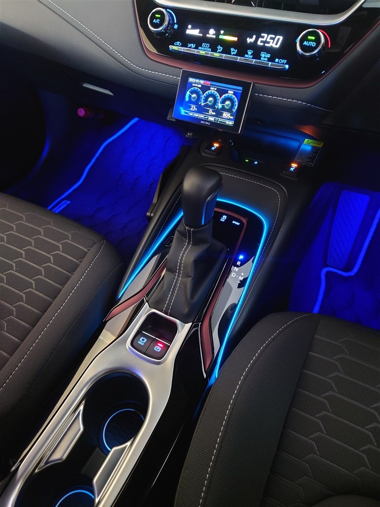 （新）カローラスポーツ、ツーリング用他　アビエントライト　アイスブルー　新品 | トヨタ カローラスポーツ NRE210⁄NRE214⁄ZWE211 2018年6月