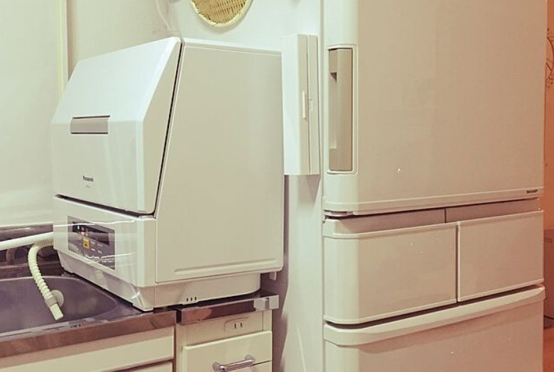 冷蔵庫の隣を設置場所にしても大丈夫でしょうか』 サンコー ラクア