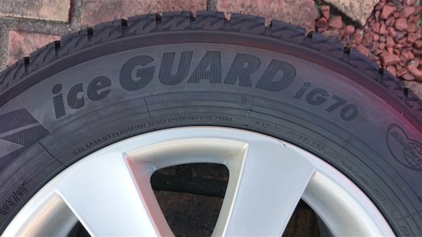 YOKOHAMA iceGUARD 7 iG70 165/55R15 75Q 価格比較 - 価格.com