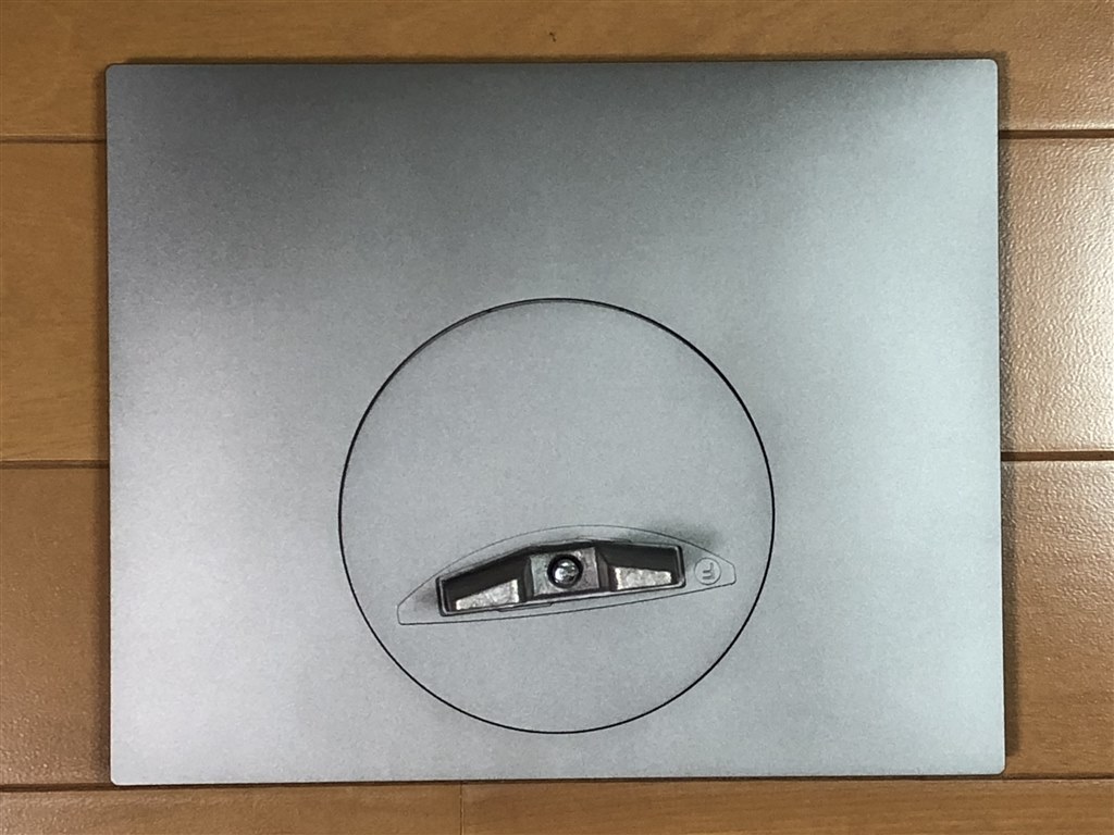 台座と脚が平行でない』 Dell P2421DC [23.8インチ] のクチコミ