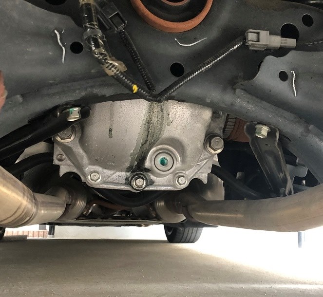 V37リアサスペンションメンバーのデフマウントのゴムが溶ける？』 日産  