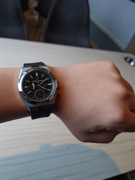 ヴァシュロン・コンスタンタン オーヴァーシーズ・デュアルタイム