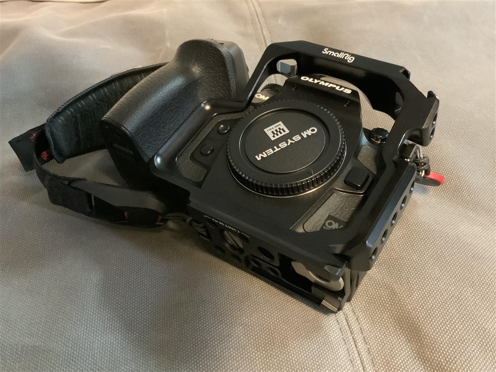 SmallRig Camera Cage for OM SYSTEM OM-1 3948