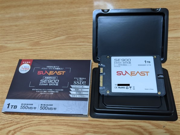 【SSD 1TB】SUNEAST SE90025ST-01TB w/ケーススマホ/家電/カメラ