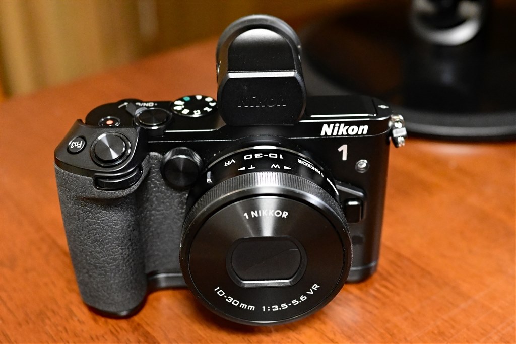 ヤフオクで手に入れました』 ニコン Nikon 1 V3 プレミアムキット の