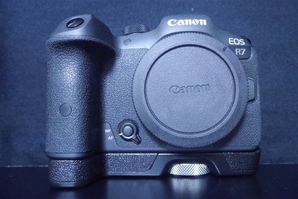 Canon EOS RPボディ　エクステンショングリップ付き EOS RP】エクステンショングリップ（EG-E1）の装着感が最高