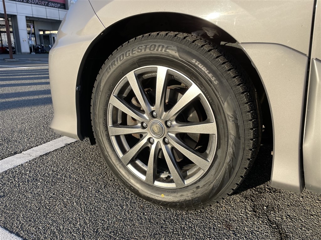 タイヤ交換なう』 ブリヂストン BLIZZAK VRX2 215/60R17 96Q の