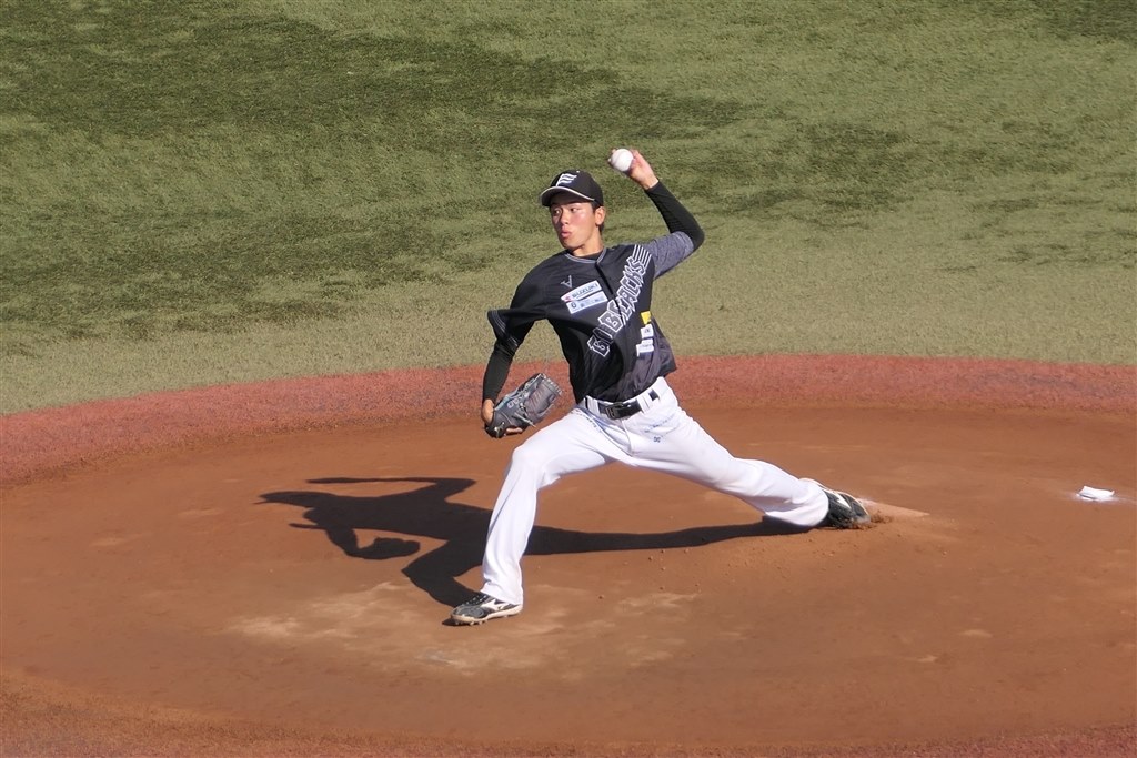初心者がプロ野球選手を撮りたいです…！』 CANON EOS Kiss X10i ダブル