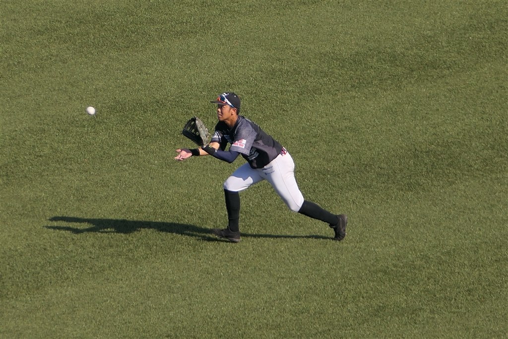 初心者がプロ野球選手を撮りたいです…！』 CANON EOS Kiss X10i ダブル