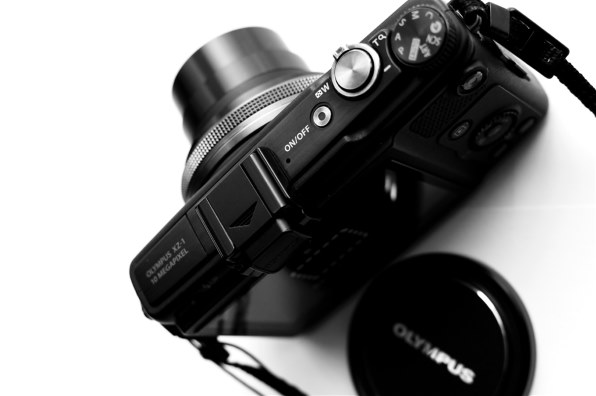 オリンパス OLYMPUS XZ-1 [ブラック] 価格比較 - 価格.com