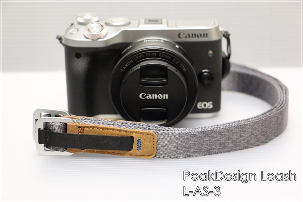 EOS M 初代 （レンズ&ストラップ付） キヤノン Canon EOS M ブラック レンズキット 美品 軽量