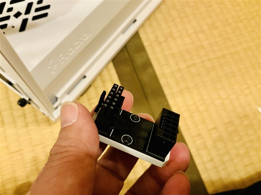 RTX40シリーズ用12VHPWR180度アングルアダプタ使用感