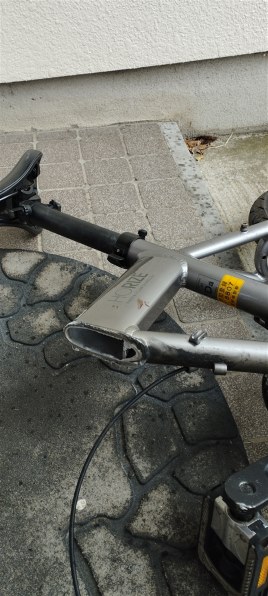 DAHON ホライズ フレーム 折りたたみ自転車が前後に破断、溶接されていなかったアルミ製フレーム