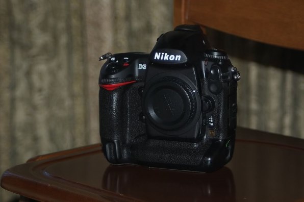 Nikon D3ジャンク品/NIKKORレンズ8.5/F1.4、MH-21セット Nikon D3ジャンク品/NIKKORレンズ8.5/F1.4、MH-21セット 愛機で愛