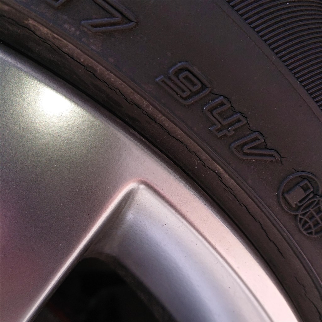 タイヤのひび割れとタイヤ交換候補について』 MICHELIN Pilot Sport 5 215/55ZR17 (98Y) XL のクチコミ掲示板 -  価格.com