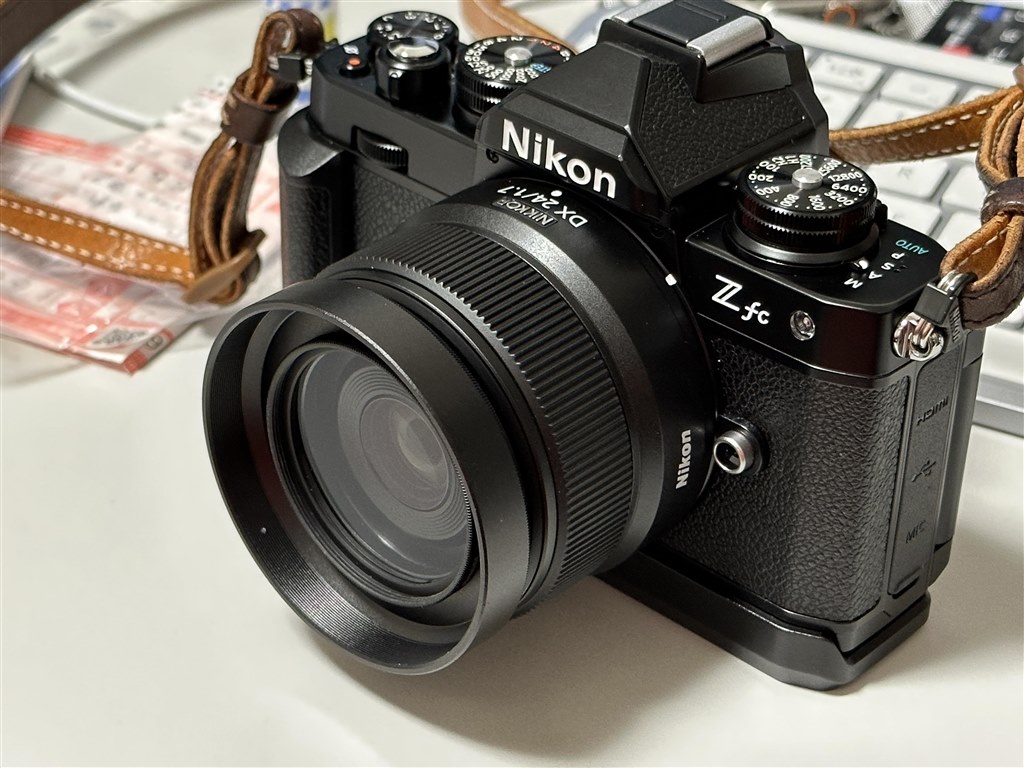 フードを付けるとこんな感じ』 ニコン NIKKOR Z DX 24mm f/1.7 のクチコミ掲示板 - 価格.com