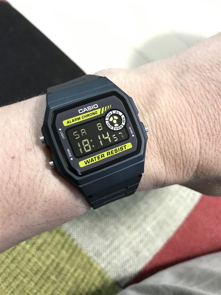 反転液晶にしてしまいました』 カシオ スタンダード F-94WA-9JH