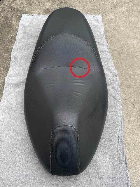 マジェスティ155 SG56 純正シート　ほとんど新車に近い状態で外しました。 マジェスティ155 SG56 純正シート ほとんど新車に近い状態で外