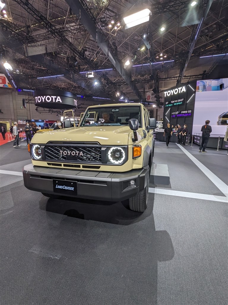 みなさん、カラーはどれにしますか？』 トヨタ ランドクルーザー