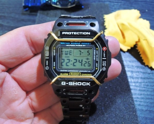 純正以外の交換用のメタルバンド』 カシオ G-SHOCK Basic DW-5600E-1