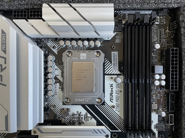 このCPUに皆さんは反り対策フレームしてますか？』 インテル Core i7