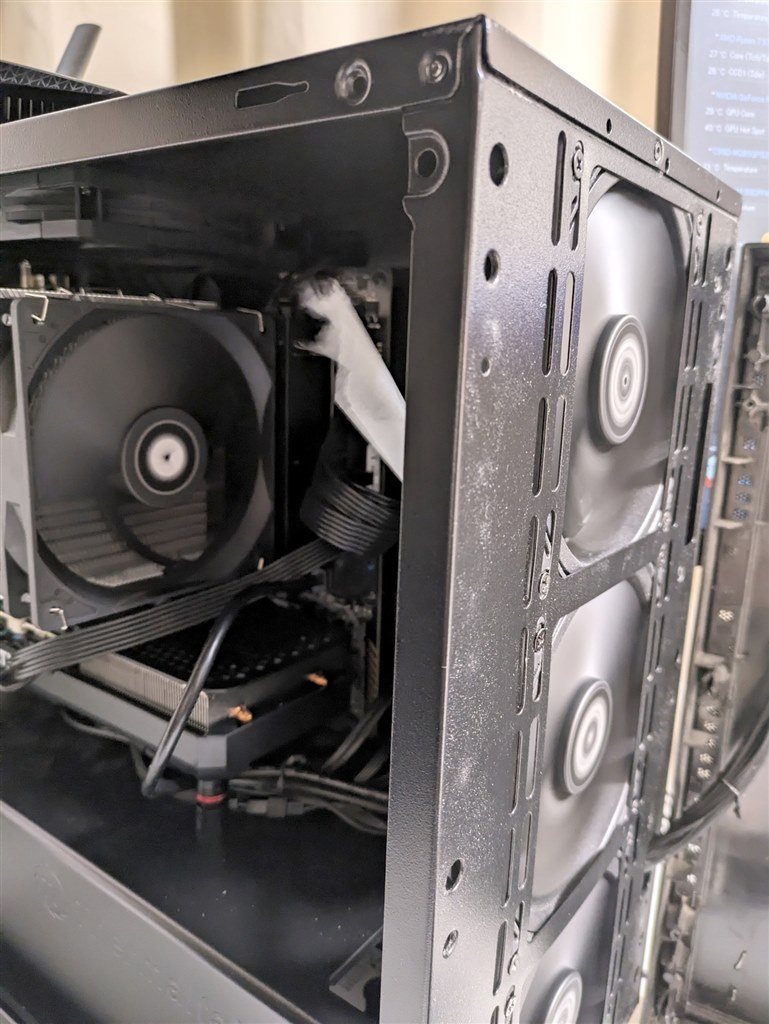 レビューの補足 12cmファン5個付けました Thermaltake Versa H17 CA-1J1-00S1NN-00 のクチコミ掲示板 - 価格 com