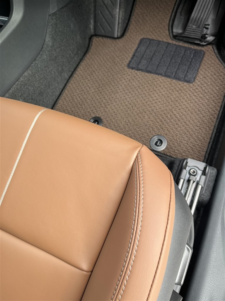 レクサスLBX純正フロアマット