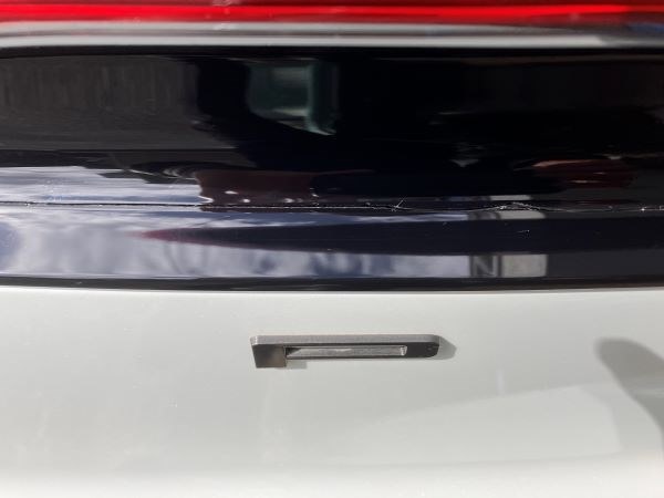 バックドアの割れについて。』 トヨタ プリウス 2023年モデル のクチコミ掲示板 - 価格.com