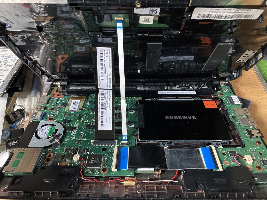 HA ASUS ノートパソコン F102B AMD A4 Windows8.1 HA ASUS ノートパソコン F102B AMD A4 Windows8.1 ノートPC