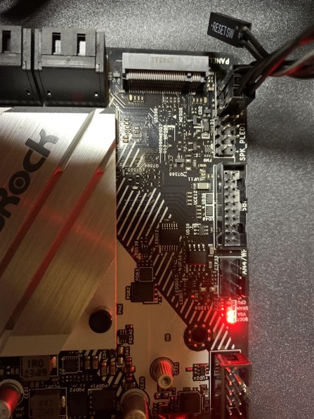 最初のASROCKから先に進めない』 AMD Ryzen 7 5700X BOX の