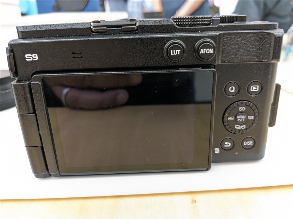 どちらの色を購入希望ですか』 パナソニック LUMIX DC-S9 ボディ どちらの色を購入希望ですか』 パナソニック LUMIX DC-S9 ボディ