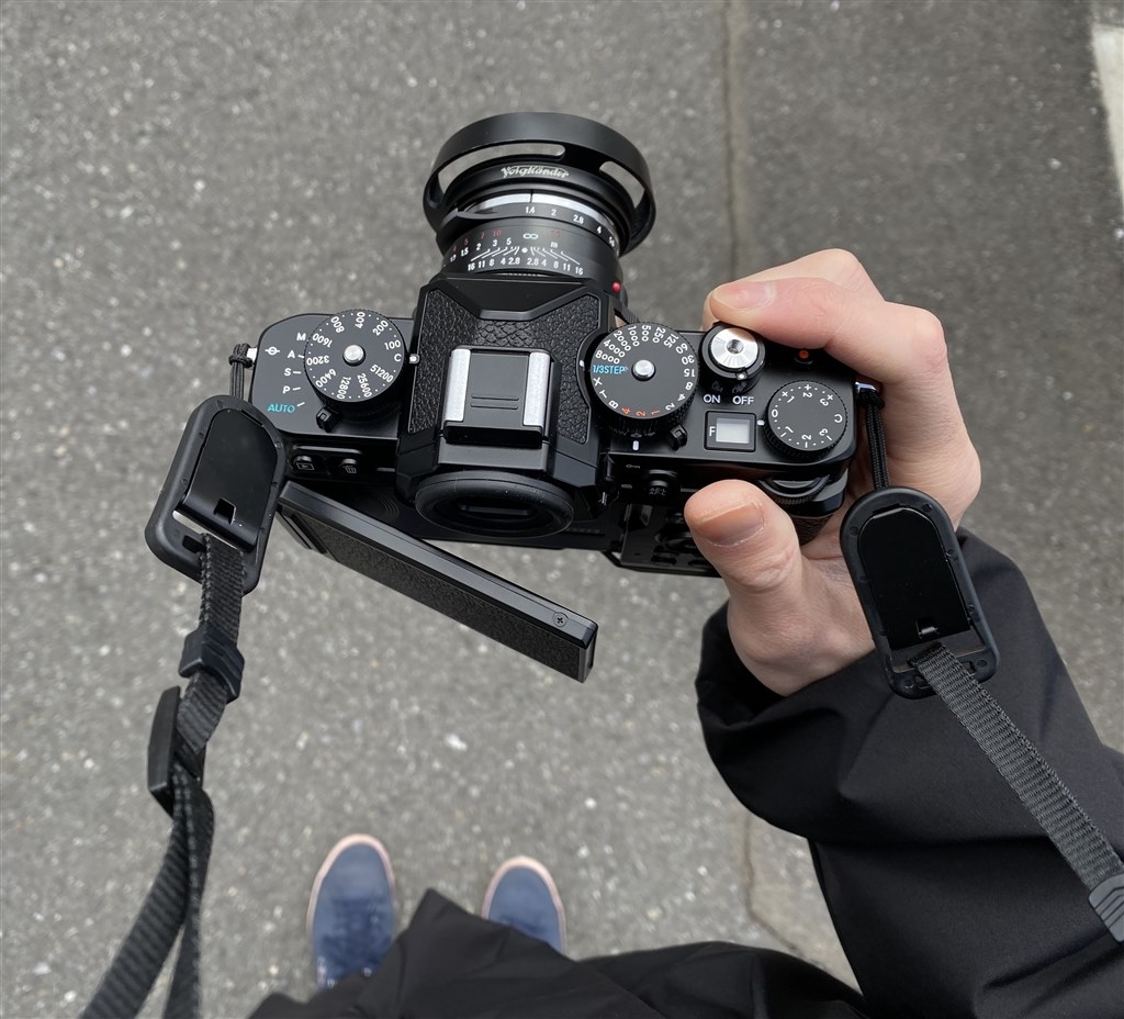 Z6IIIは絶対にチルトか多軸液晶の背面モニターが採用されるべき Z6IIIは絶対にチルトか多軸液晶の背面モニターが採用されるべき