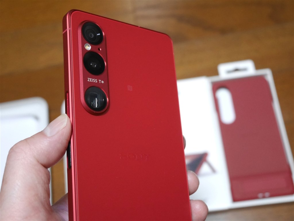 スカーレット、「8月下旬にお届け」って聞いてたのに…』 SONY スカーレット、「8月下旬にお届け」って聞いてたのに…』 SONY