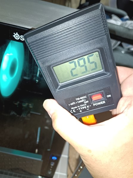 ASUS ROG-STRIX-RTX4090-O24G-GAMING [PCIExp 24GB]投稿画像