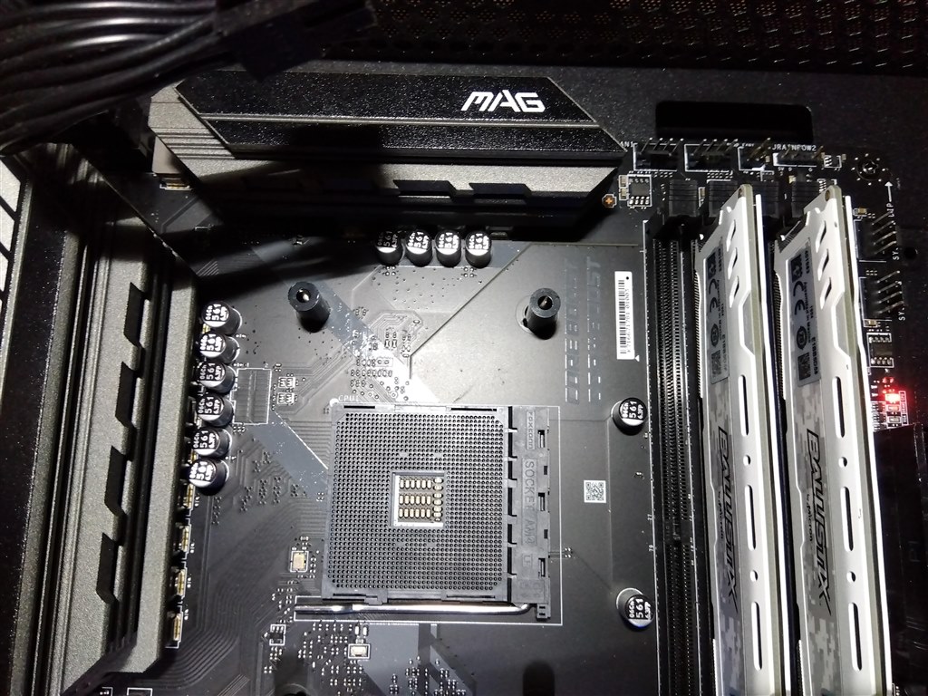 ファンが回りRGBも機能するが画面出力なし』 MSI MPG B550 GAMING PLUS