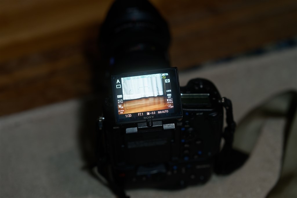 後継機「α7V」は絶対に四軸マルチアングル液晶へ！』 SONY α7 IV ILCE