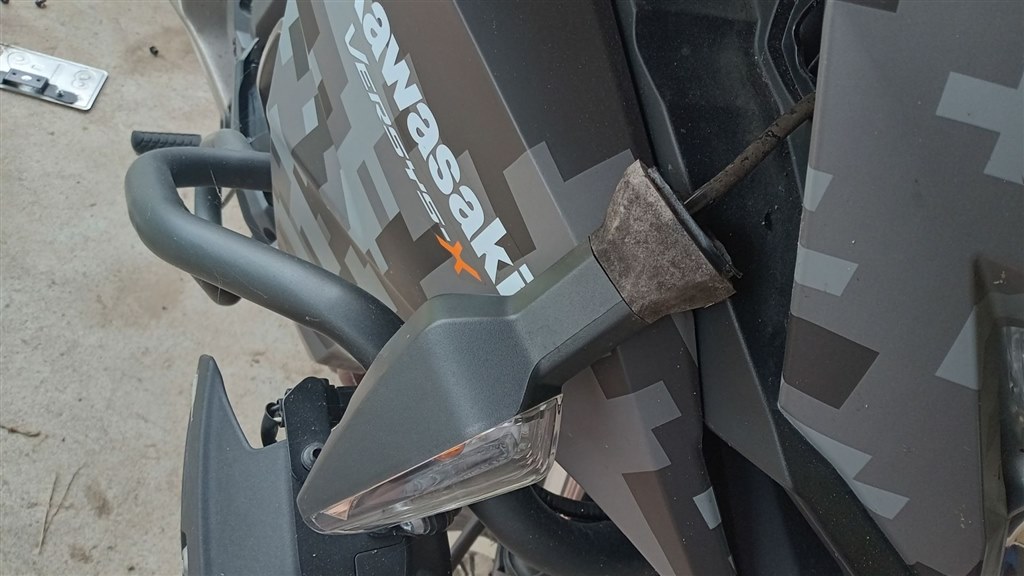 Kawasaki ベルシス250ウインカーセット純正部品 （リコール対策品） 注】ウインカーが自然に折れる症状が実質リコールになってます