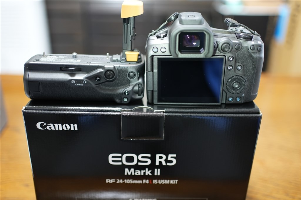 バッテリーグリップ（BG-R20）付けてみました』 CANON EOS R5
