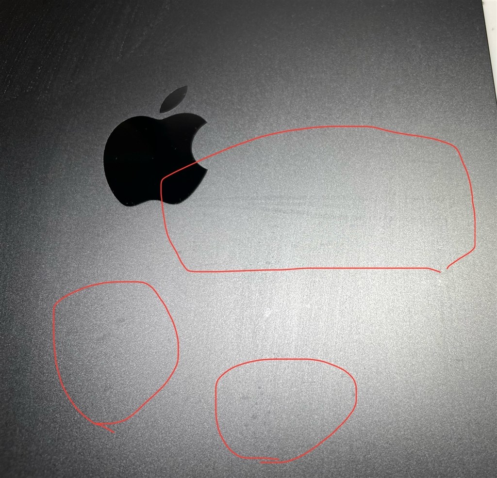 裏面にしみのようなものがあります。』 Apple iPad Pro 11インチ 裏面にしみのようなものがあります。』 Apple iPad Pro 11インチ