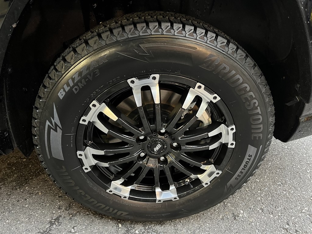 【美品！】225/65R17 スタッドレス【バリ溝】 バリ溝】レクサスNX 225/65/R17 スタッドレスタイヤ ホイール4本セット